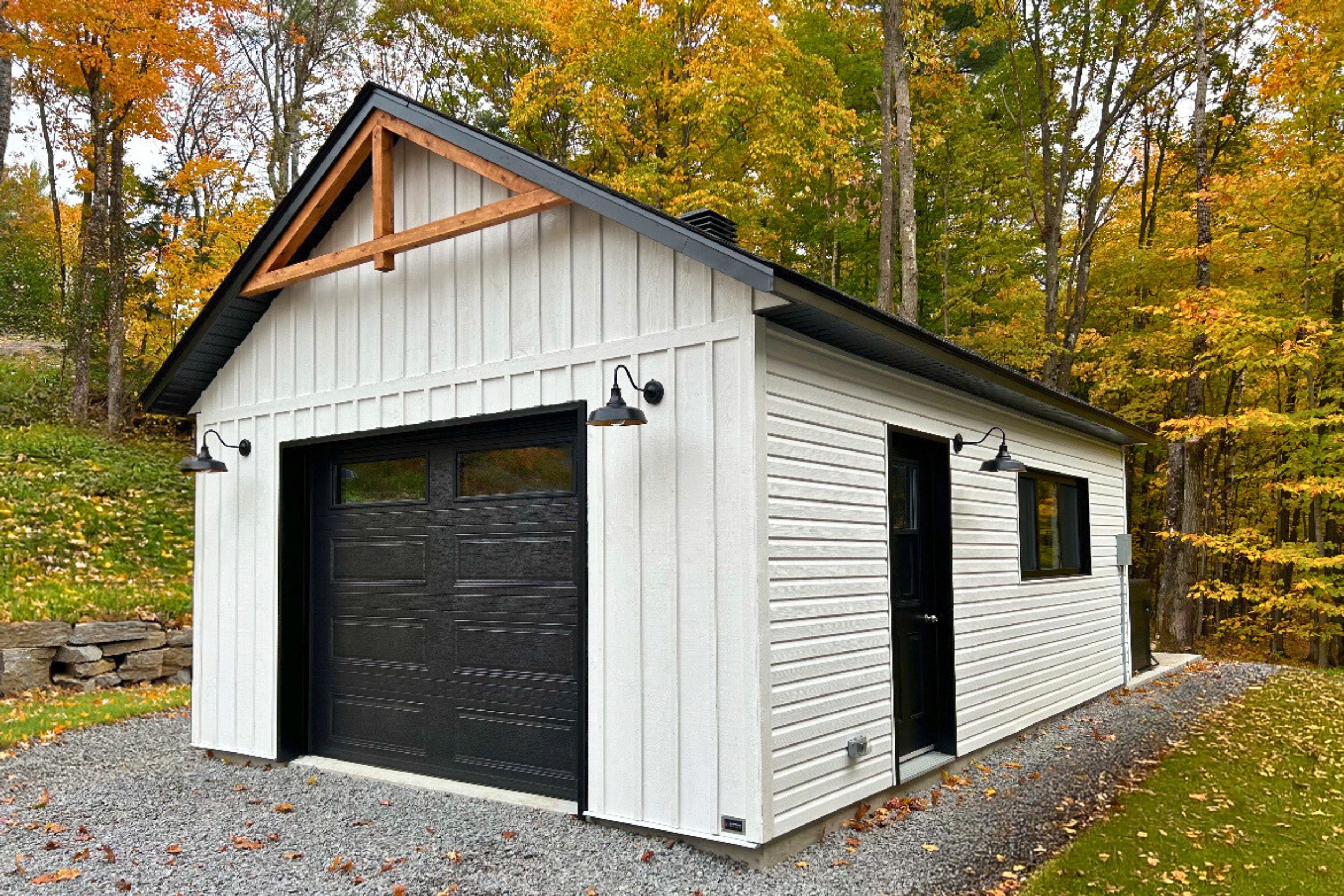 Garage sur mesure et haut de gamme, entièrement personnalisable selon vos goûts et votre budget | Cabanons Mirabel